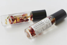 Load image into Gallery viewer, Essential Oil Natural Perfume Roll-on: Packaged in individual boxes / Rosemary Citrus Clove